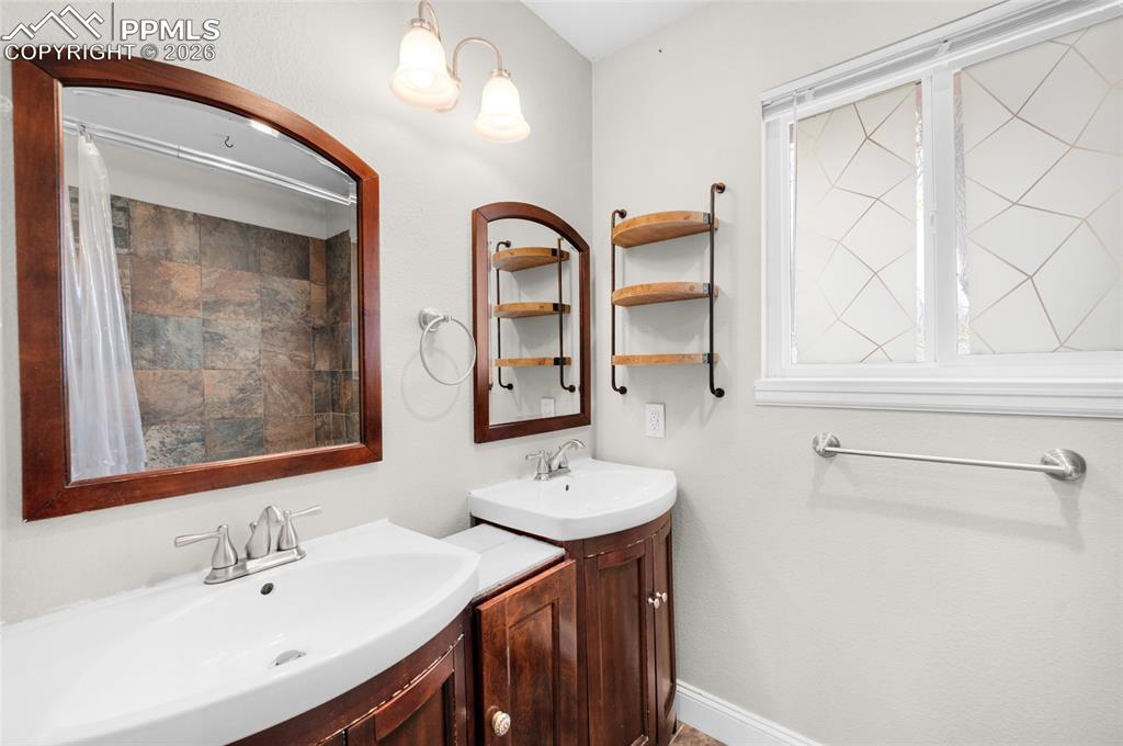 673 Shooks Lane Colorado Springs CO 80903
