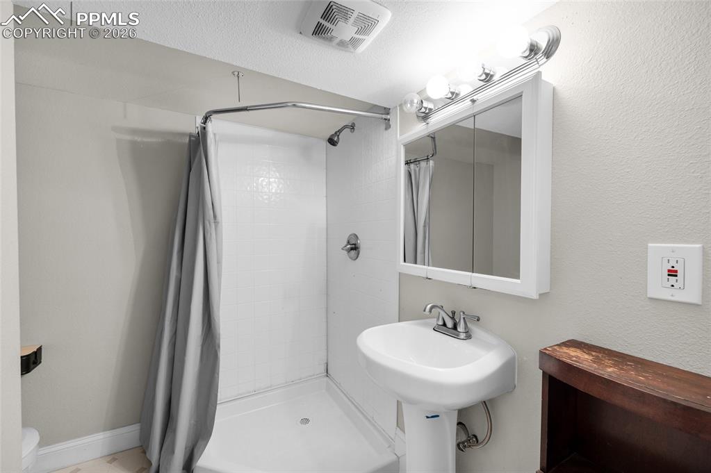 673 Shooks Lane Colorado Springs CO 80903