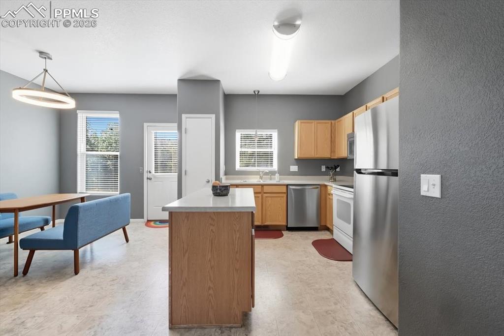 2711 Brooksedge View Colorado Springs CO 80910