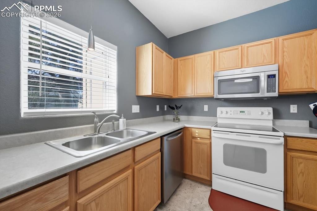2711 Brooksedge View Colorado Springs CO 80910
