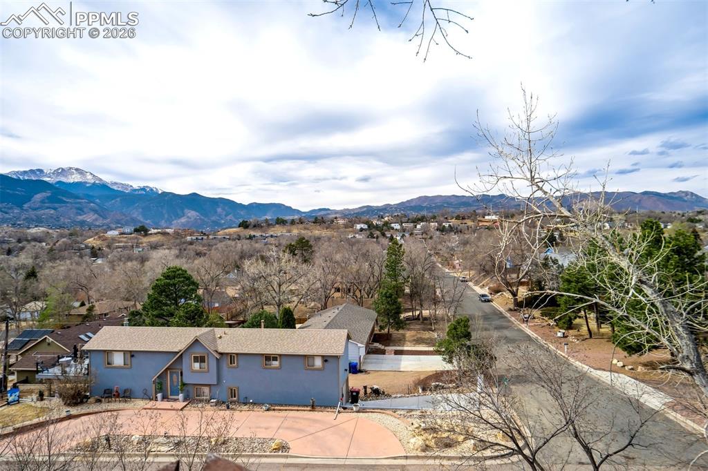2385 Stepping Stones Way Colorado Springs CO 80904