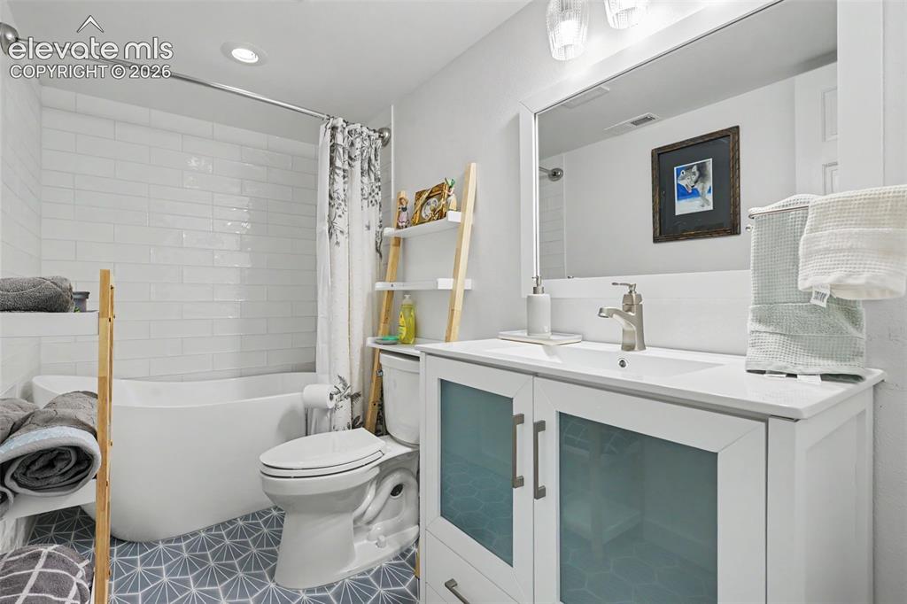 16 Woodbridge Drive Colorado Springs CO 80906