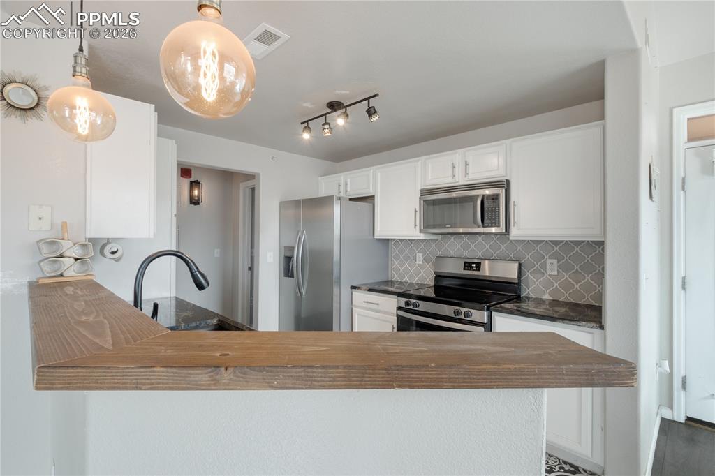 605 Cougar Bluff Point Colorado Springs CO 80906