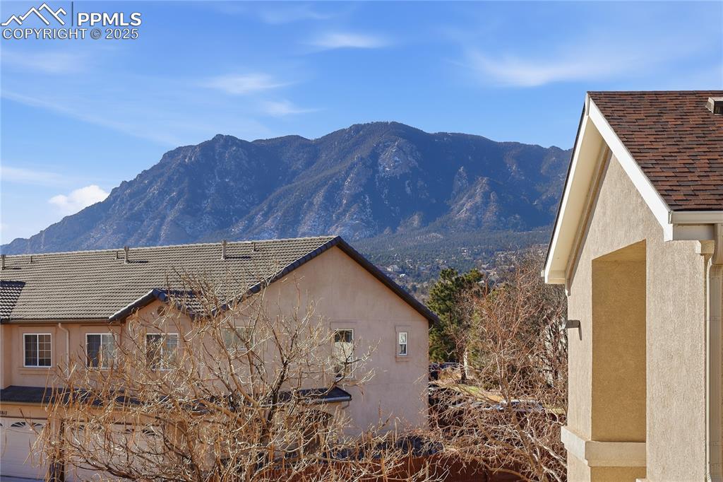 3710 Strawberry Field Grove Colorado Springs CO 80906