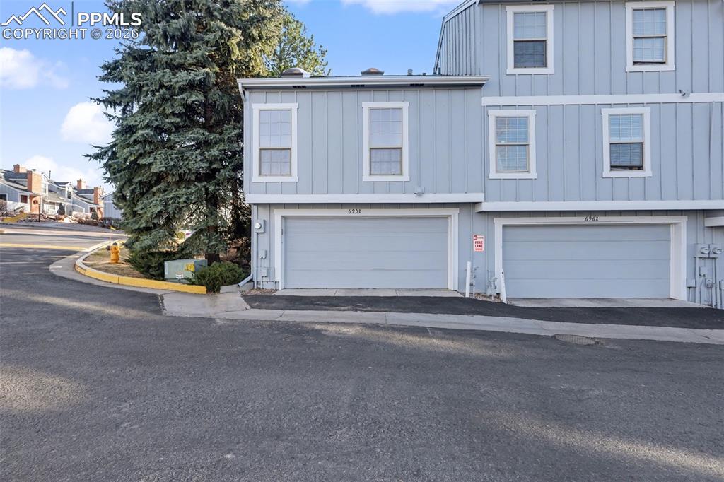 6958 Los Reyes Circle Colorado Springs CO 80918