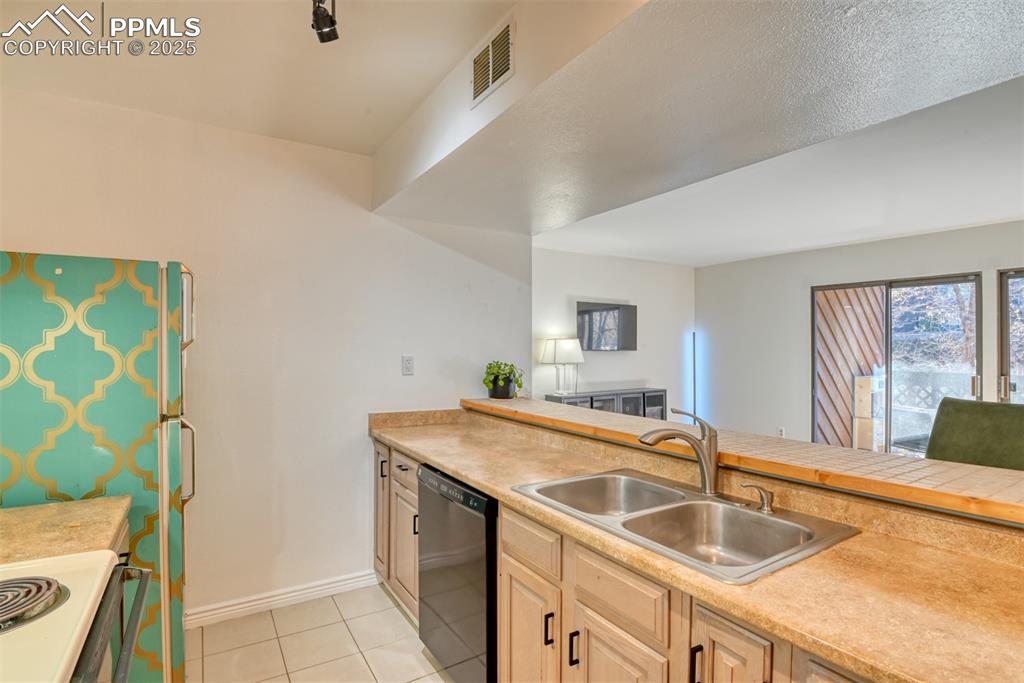 935 Saturn Drive Colorado Springs CO 80905