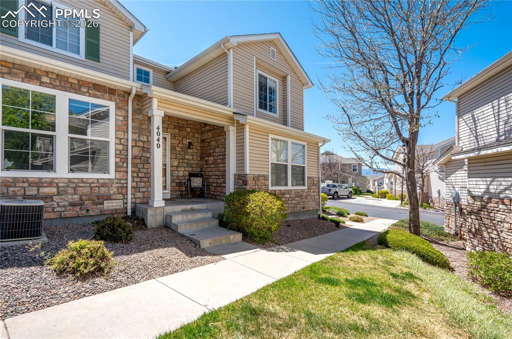 4040 Diamond Ridge View Colorado Springs CO 80918