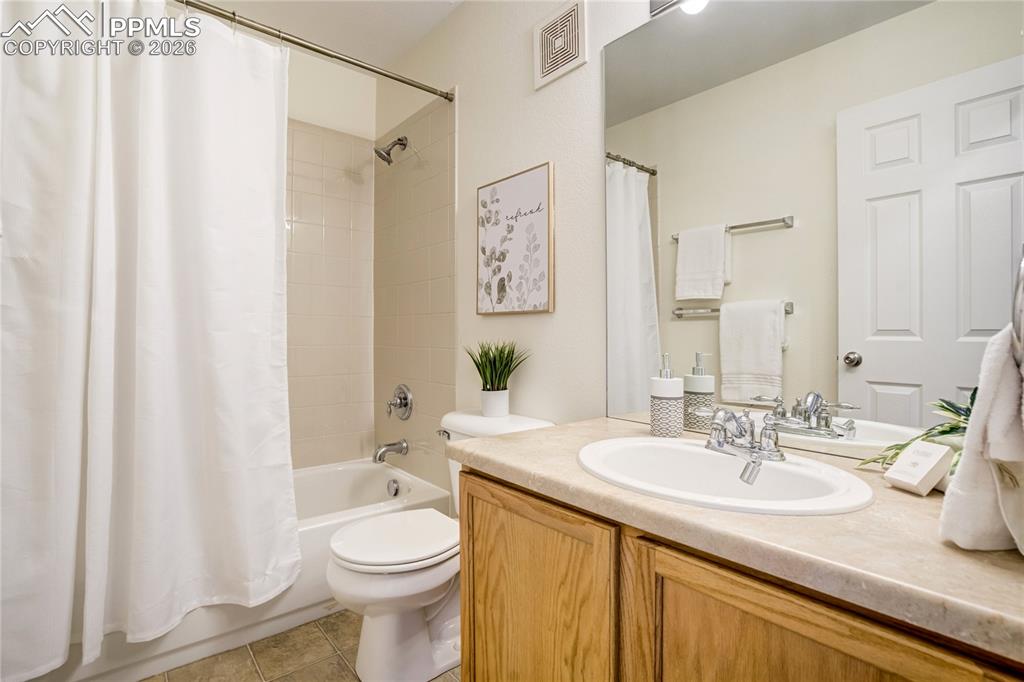 4040 Diamond Ridge View Colorado Springs CO 80918