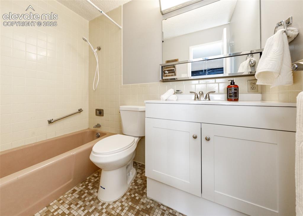 411 Lakewood Circle Colorado Springs CO 80910