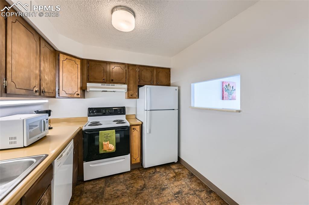 411 Lakewood Circle Colorado Springs CO 80910