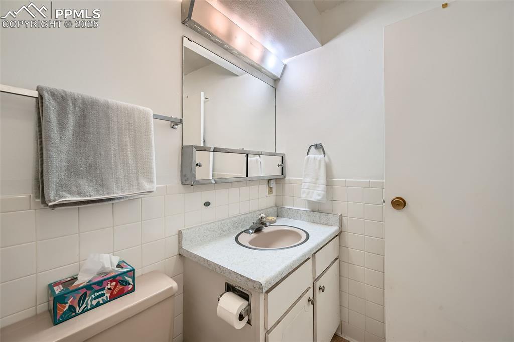 411 Lakewood Circle Colorado Springs CO 80910