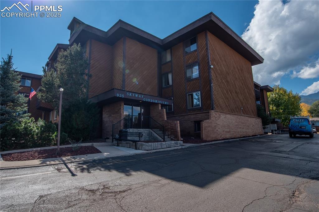 935 Saturn Drive Colorado Springs CO 80905