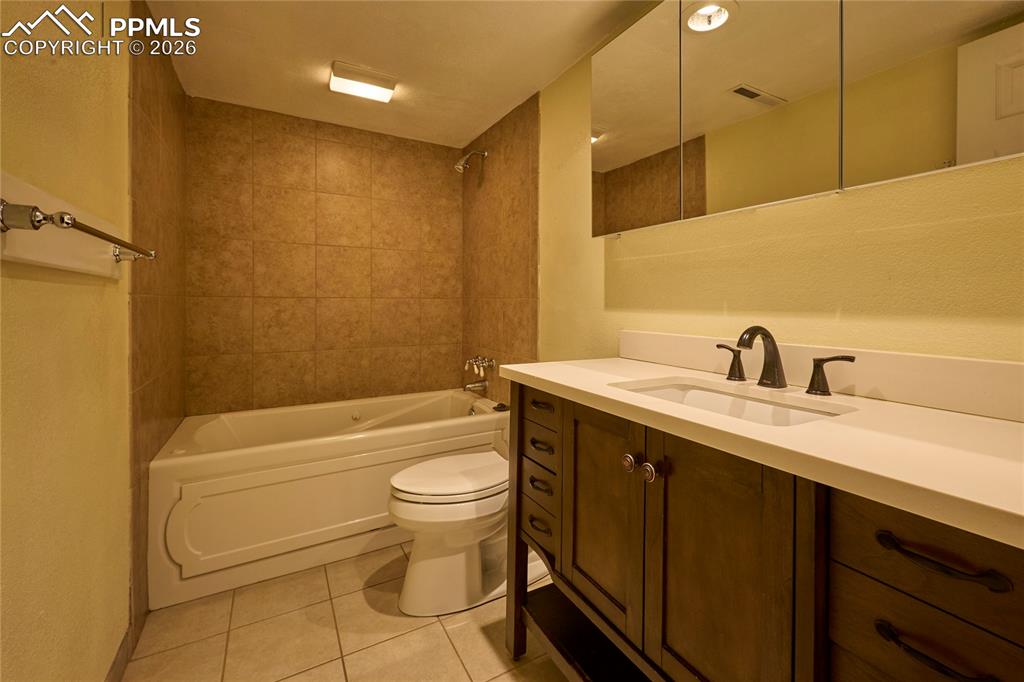 1708 Sawyer Way Colorado Springs CO 80915