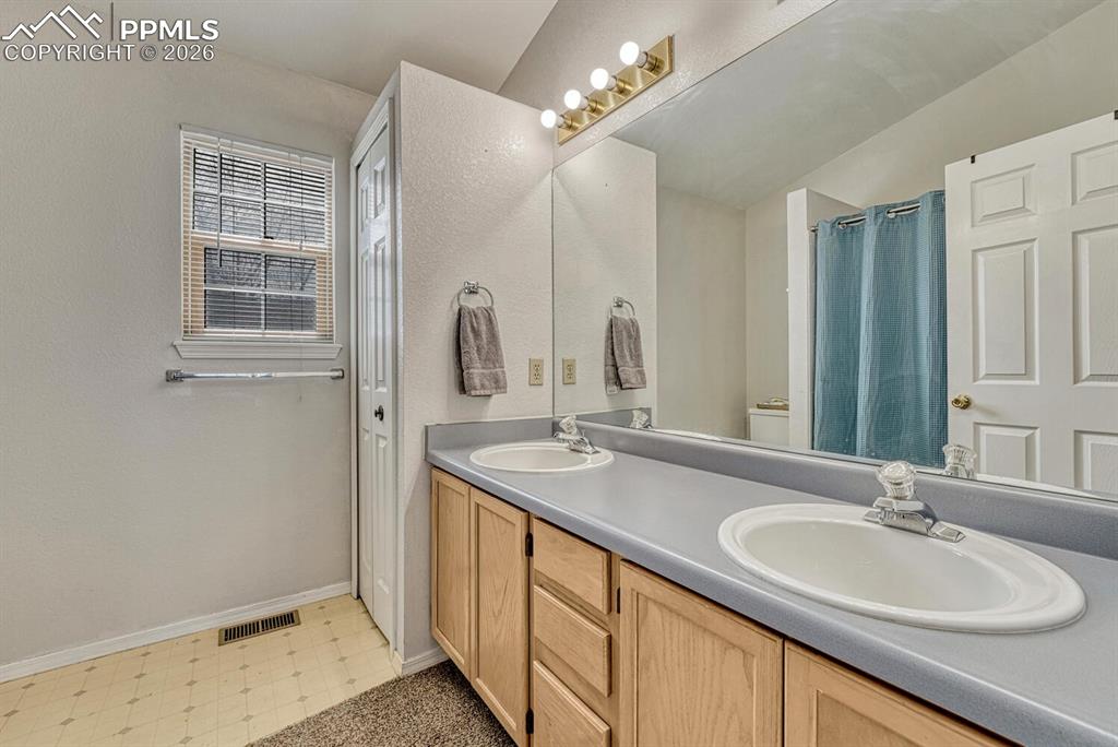 1524 Shane Circle Colorado Springs CO 80907