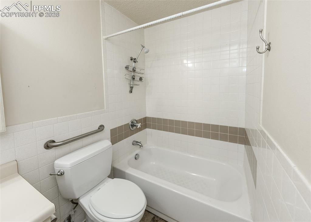 411 Lakewood Circle Colorado Springs CO 80910