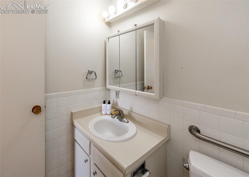 411 Lakewood Circle Colorado Springs CO 80910