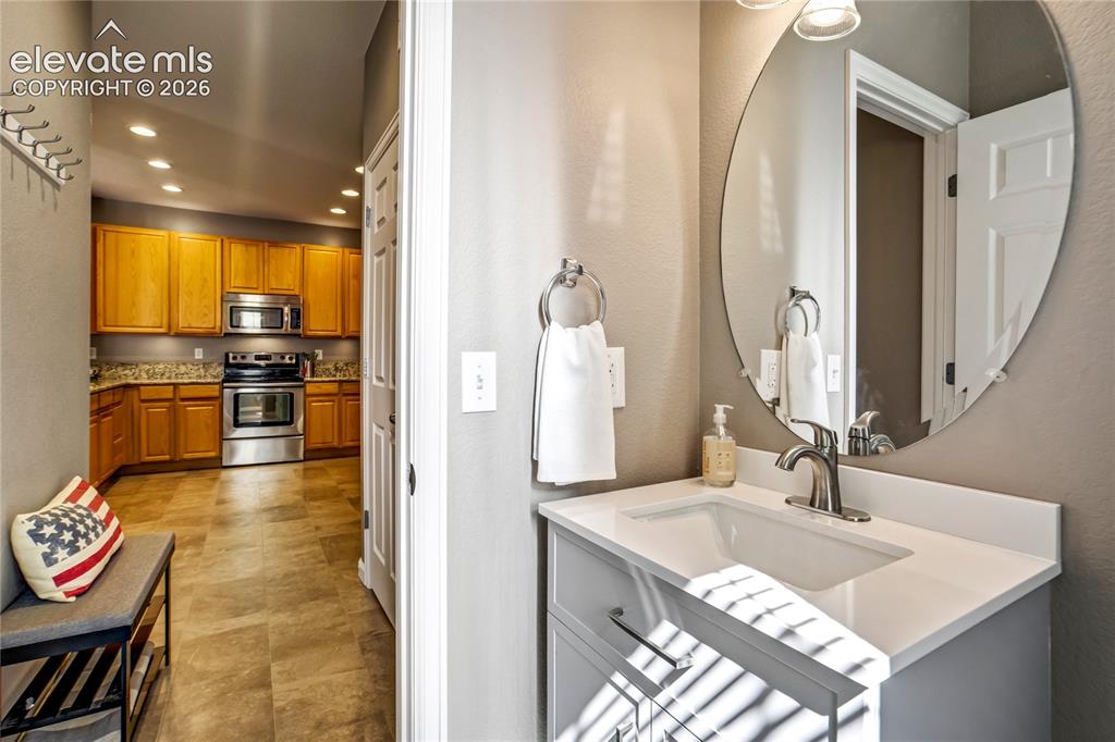 3931 Diamond Ridge View Colorado Springs CO 80918