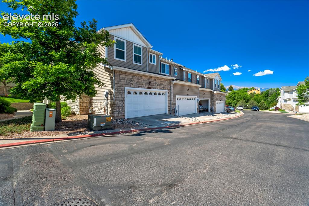 3931 Diamond Ridge View Colorado Springs CO 80918