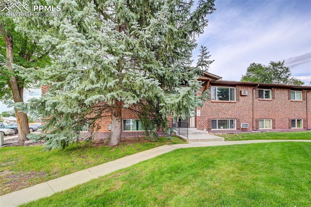 6633 W Dublin Loop Colorado Springs CO 80918
