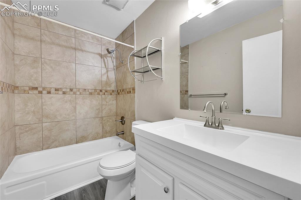 6633 W Dublin Loop Colorado Springs CO 80918