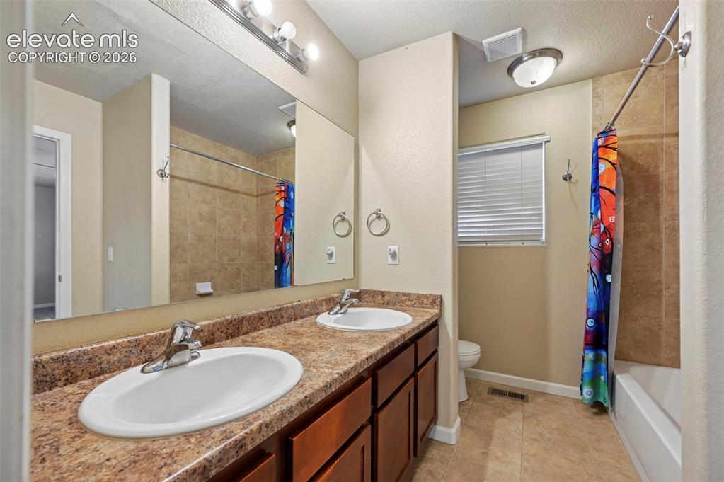 6089 Kingdom View Colorado Springs CO 80918