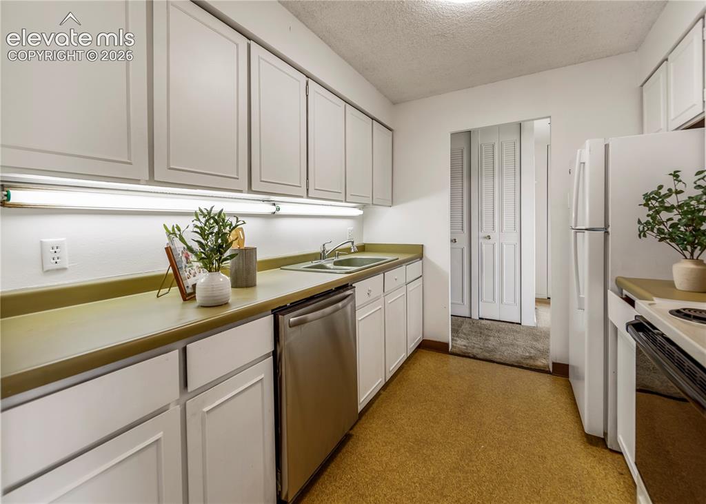 411 Lakewood Circle Colorado Springs CO 80910