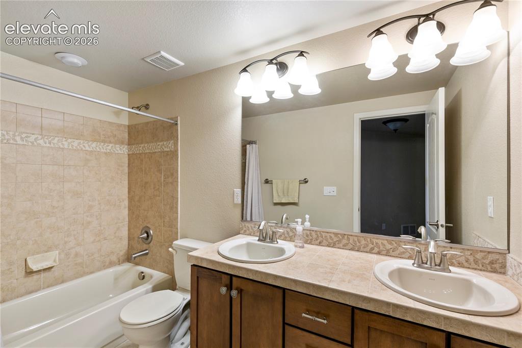 2615 Pine Knoll View Colorado Springs CO 80920