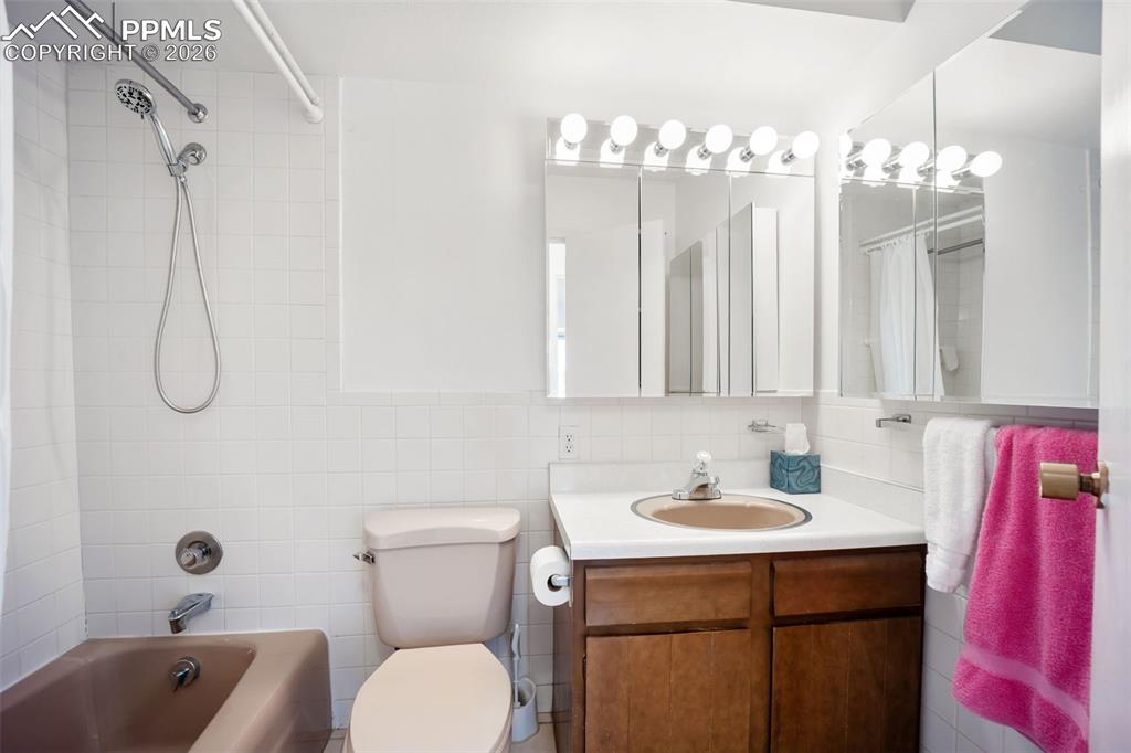 411 Lakewood Circle Colorado Springs CO 80910