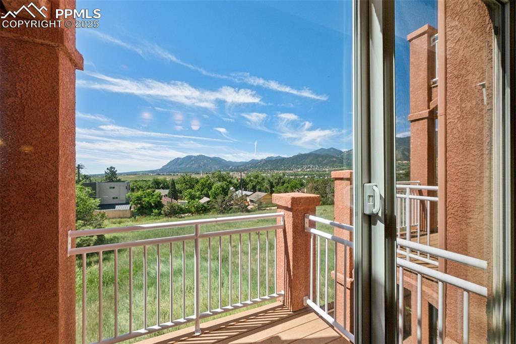 1347 Mirrillion Heights Colorado Springs CO 80904