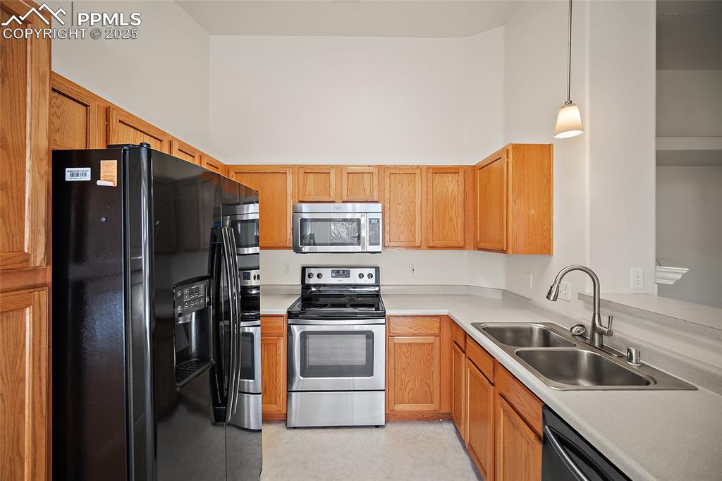 3870 Strawberry Field Grove Colorado Springs CO 80906