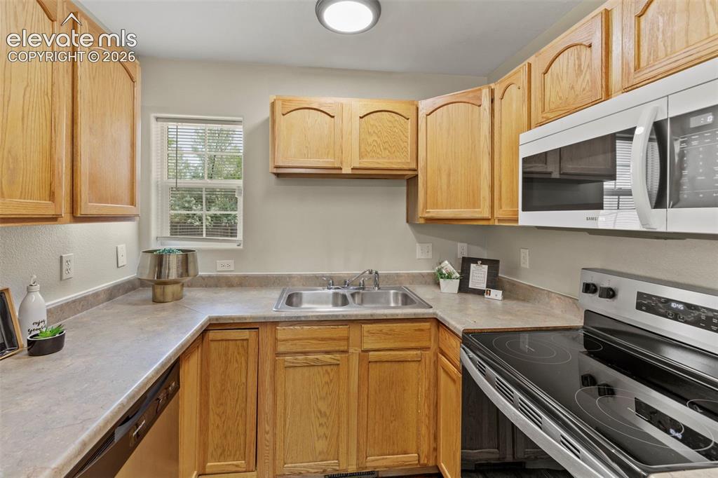 718 Cima Vista Point Colorado Springs CO 80916