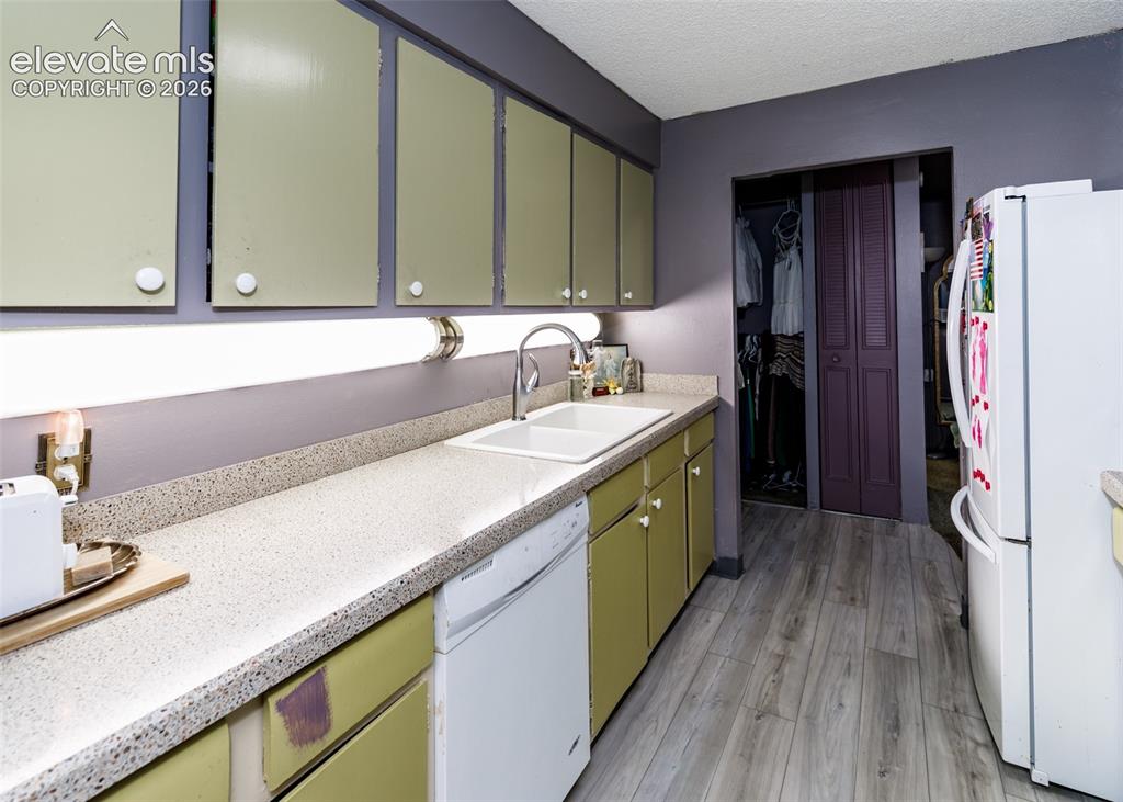 411 Lakewood Circle Colorado Springs CO 80910