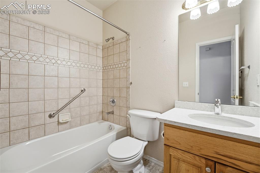5547 Sonnet Heights Colorado Springs CO 80918
