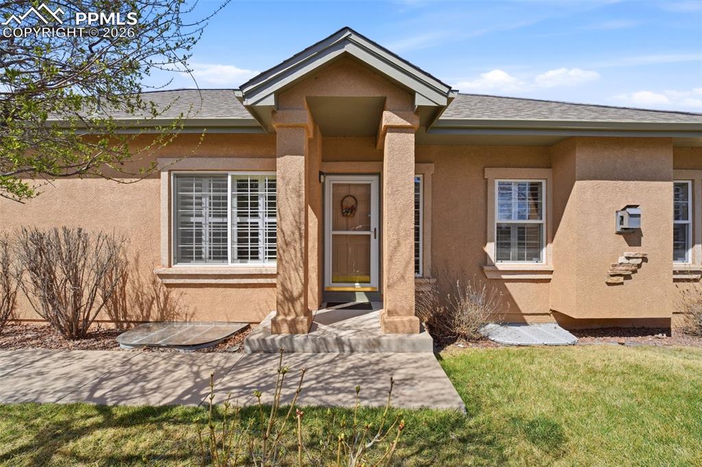 5547 Sonnet Heights Colorado Springs CO 80918