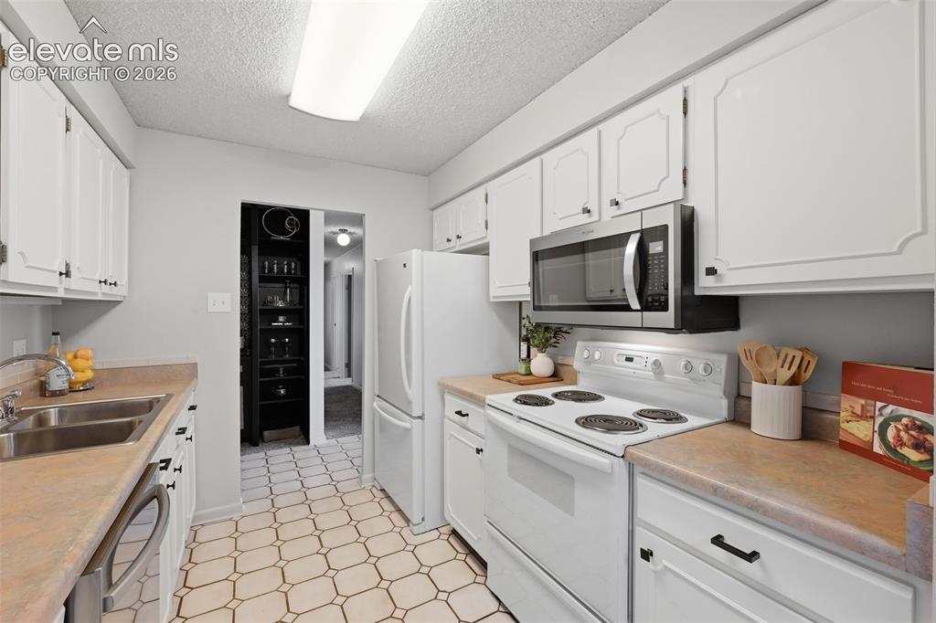 411 Lakewood Circle Colorado Springs CO 80910
