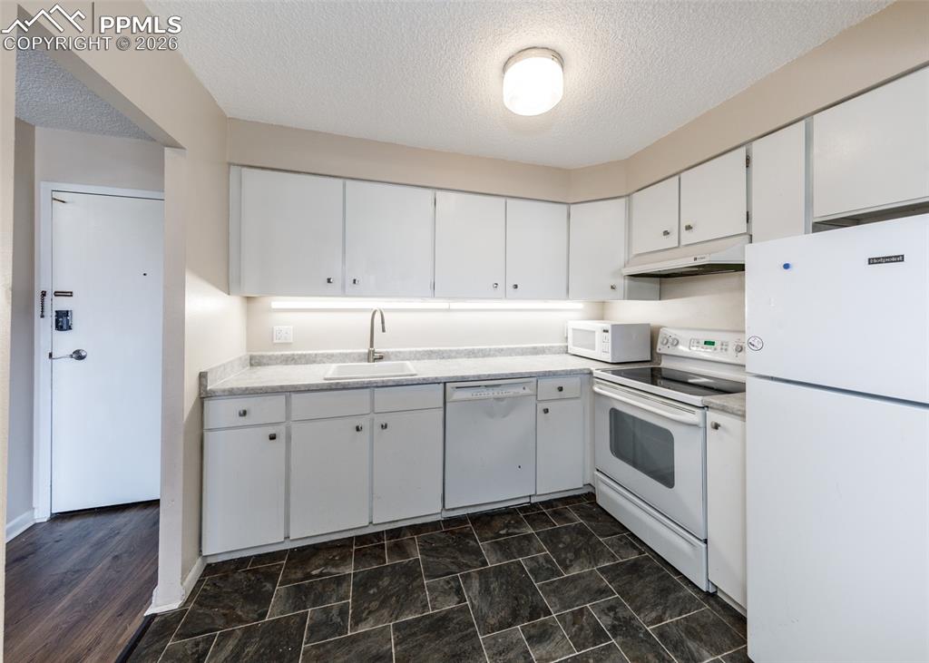 411 Lakewood Circle Colorado Springs CO 80910