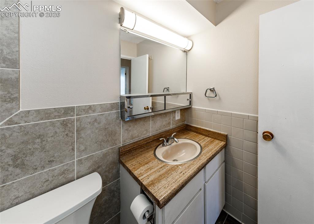 411 Lakewood Circle Colorado Springs CO 80910