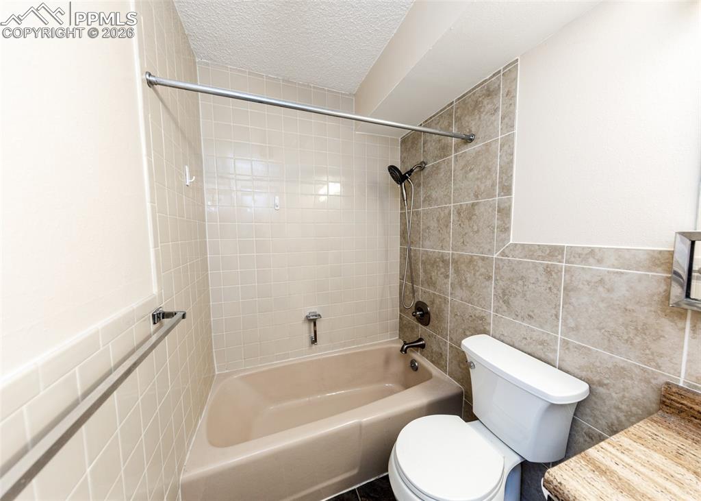 411 Lakewood Circle Colorado Springs CO 80910