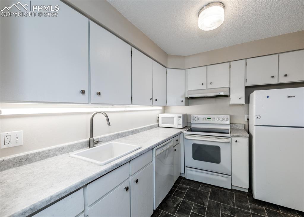 411 Lakewood Circle Colorado Springs CO 80910