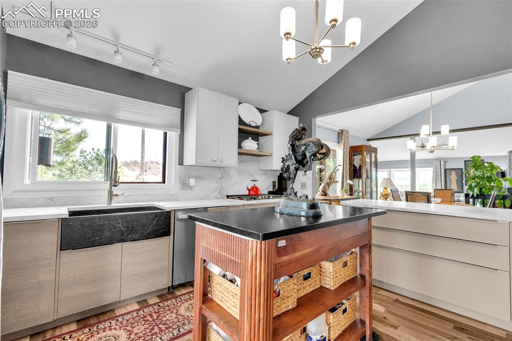 4500 Sentinel Rock Larkspur CO 80118