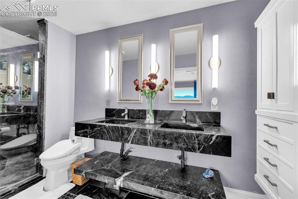 4500 Sentinel Rock Larkspur CO 80118