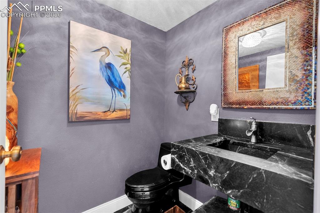 4500 Sentinel Rock Larkspur CO 80118