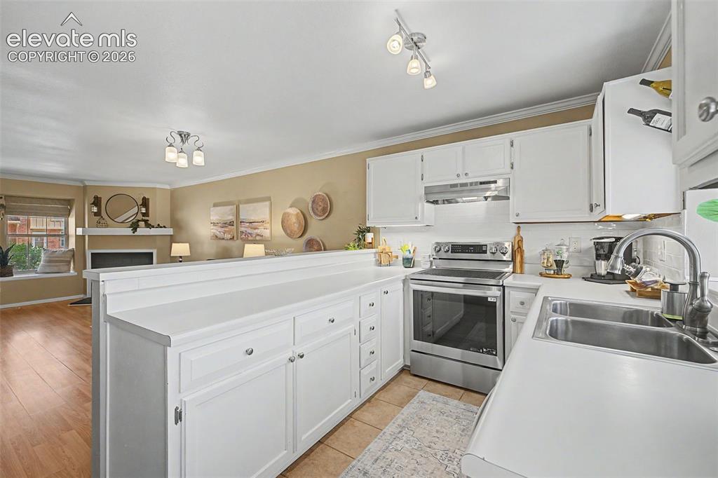 6618 Warbler Lane Colorado Springs CO 80919