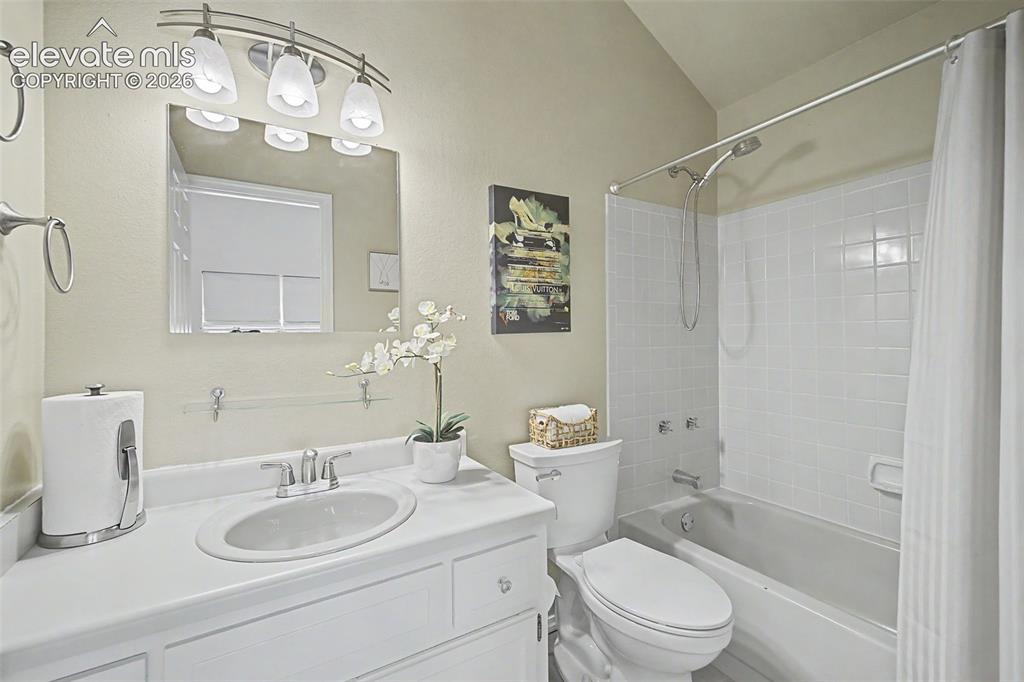 6618 Warbler Lane Colorado Springs CO 80919