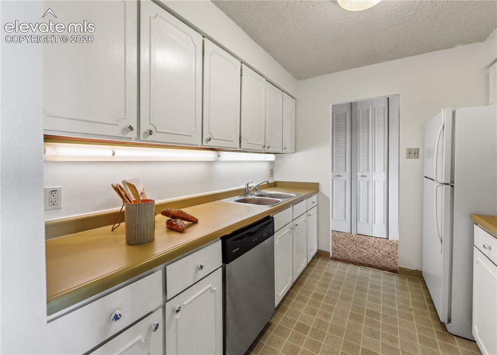 411 Lakewood Circle Colorado Springs CO 80910