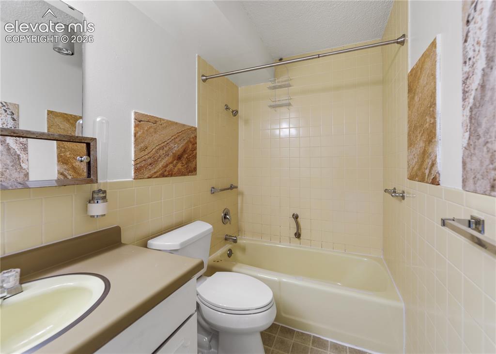 411 Lakewood Circle Colorado Springs CO 80910