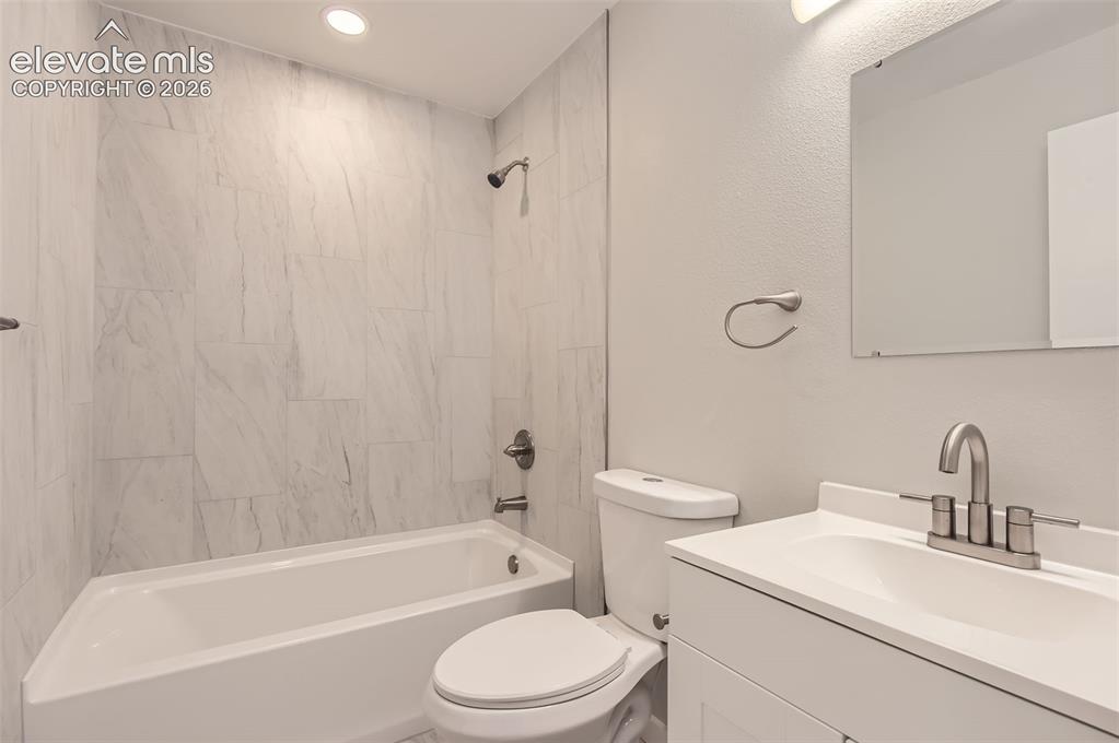 1811 S Quebec Way Denver CO 80231