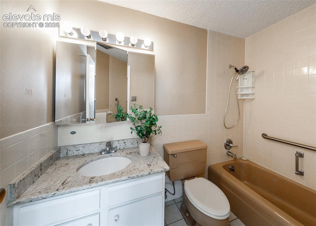 411 Lakewood Circle Colorado Springs CO 80910