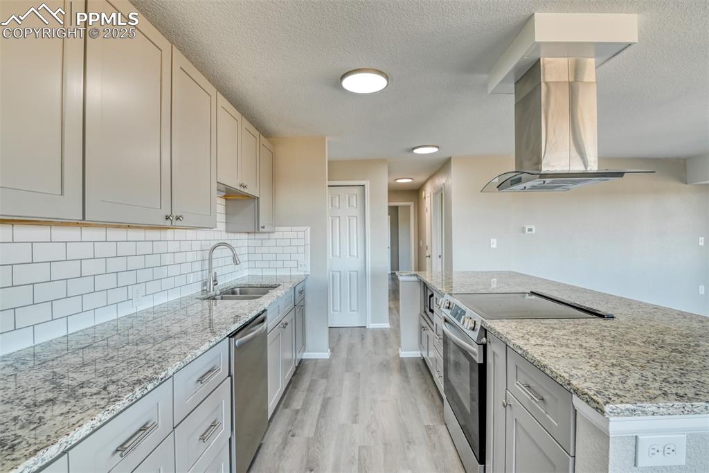411 Lakewood Circle Colorado Springs CO 80910