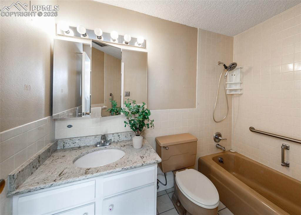411 Lakewood Circle Colorado Springs CO 80910